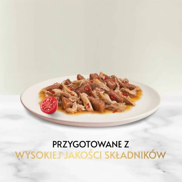 gourmet-gold-karma-dla-kotow-casserole-z-wolowina-i-kurczakiem-w-sosie-z-pomidorami-85g-7613031806171.webp