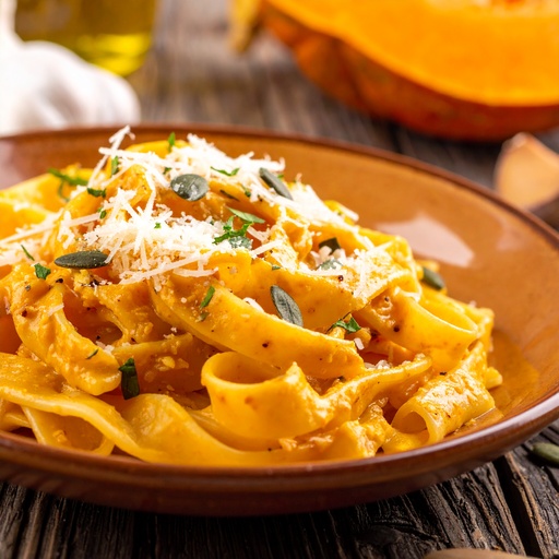 Makaron z dynią, czosnkiem i parmezanem